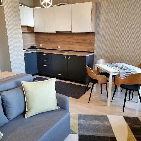 Boutique Entry E 아파트호텔 반스코