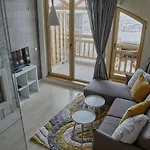 Boutique Entry E Aparthotel 4*