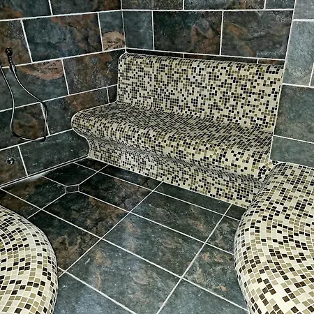 Boutique Entry E Aparthotel 4*