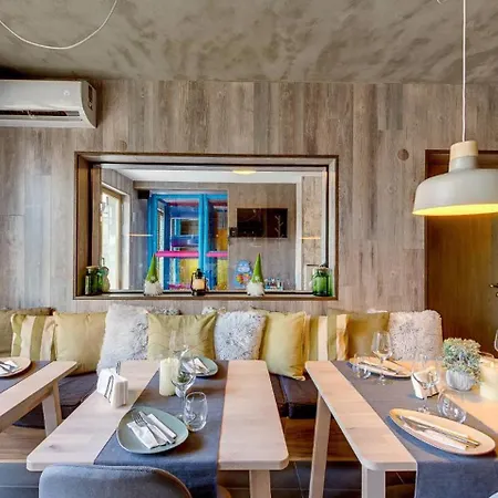 Boutique Entry E 4* バンスコ