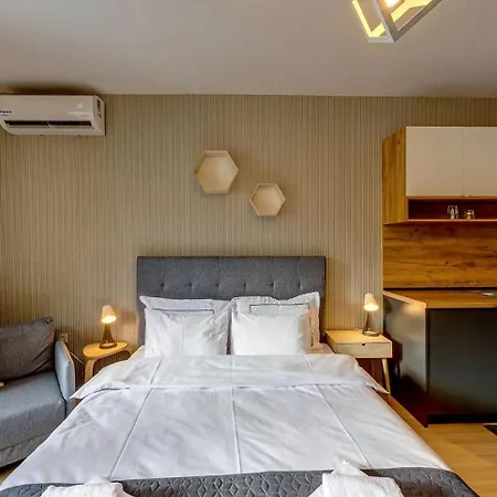 Aparthotel Boutique Entry E 4*