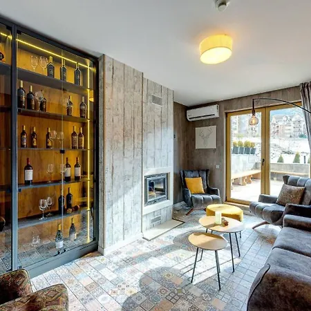 Boutique Entry E Aparthotel 4*